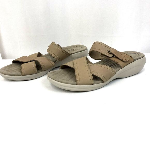 Clarks Ultimate Comfort Womens Size 8.5 M Slip On Tan Beige Sandals - Picture 1 of 9